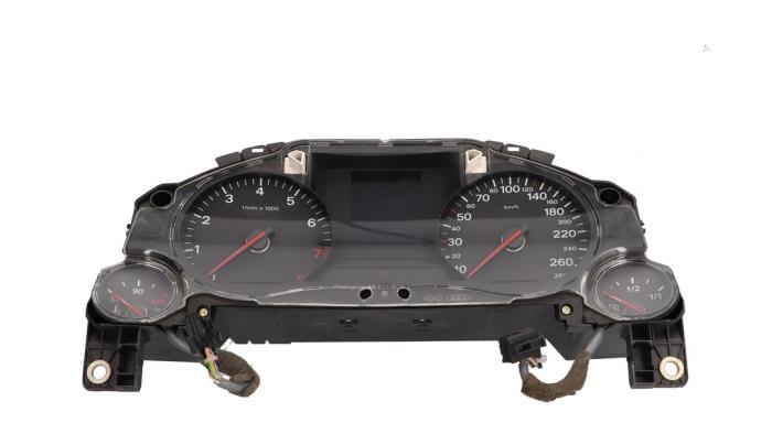 Begagnade Instrumentpanel Audi A8 (D3) 3.7 V8 40V Quattro Pris € 145,00 Marginaltabell erbjuds av Automaterialen Ronald Morien B.V.
