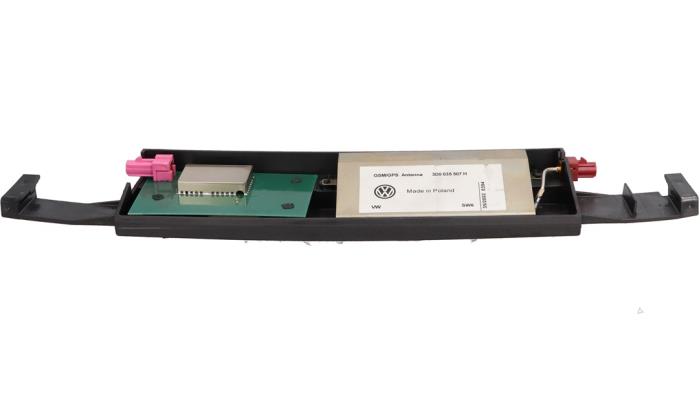 Używane Antena GPS Volkswagen Phaeton (3D) 6.0 W12 48V 4Motion Cena € 20,00 Procedura marży oferowane przez Automaterialen Ronald Morien B.V.
