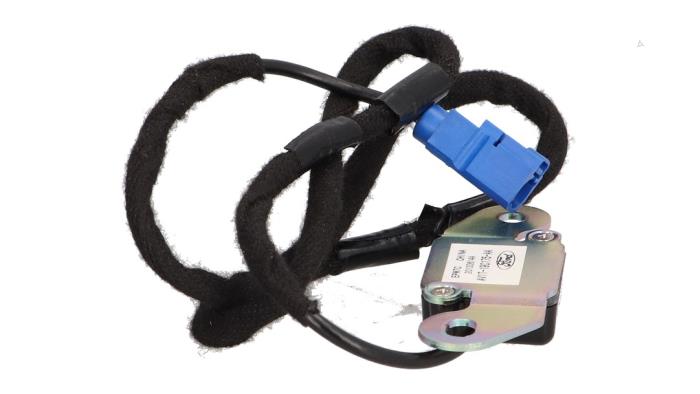 Używane Antena GPS Ford B-Max (JK8) 1.0 EcoBoost 12V 100 Cena € 19,00 Procedura marży oferowane przez Automaterialen Ronald Morien B.V.