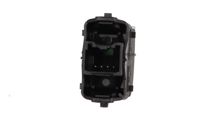 Usados Interruptor de ventanilla eléctrica Ford B-Max (JK8) 1.0 EcoBoost 12V 100 Precio € 10,00 Norma de margen ofrecido por Automaterialen Ronald Morien B.V.