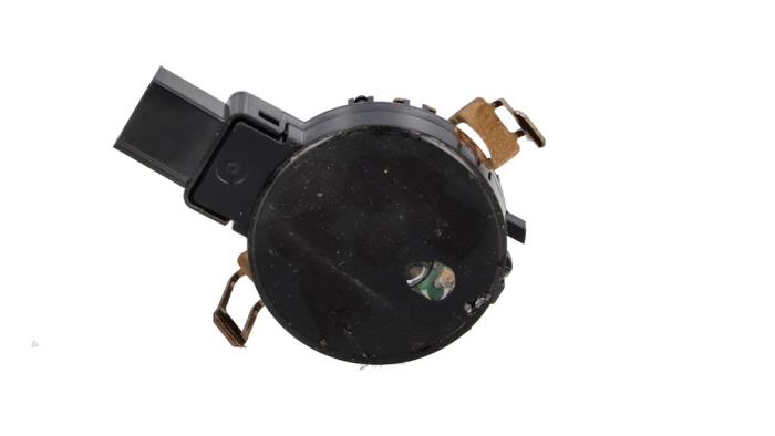 Begagnade Regnsensor Ford B-Max (JK8) 1.0 EcoBoost 12V 100 Pris € 19,00 Marginaltabell erbjuds av Automaterialen Ronald Morien B.V.