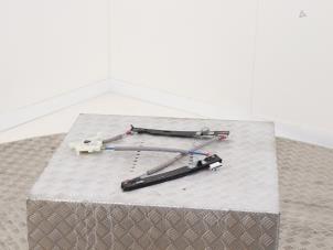 Gebrauchte Fenstermechanik 4-türig links hinten Ford B-Max (JK8) 1.0 EcoBoost 12V 100 Preis € 49,00 Margenregelung angeboten von Automaterialen Ronald Morien B.V.