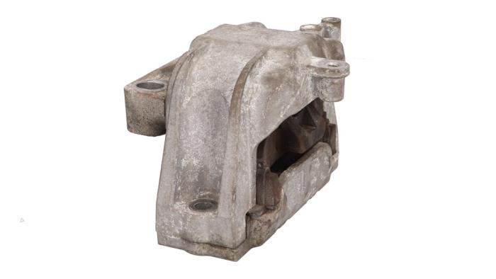 Used Engine mount Volkswagen Golf Plus (5M1/1KP) 1.4 TSI 122 16V Price € 25,00 Margin scheme offered by Automaterialen Ronald Morien B.V.