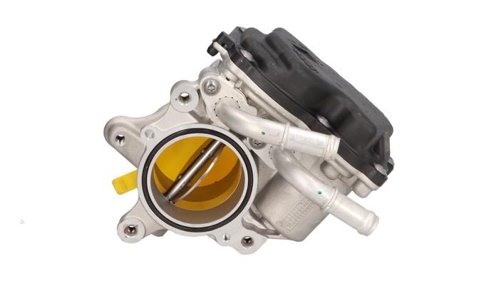 Throttle body from a Volkswagen Tiguan (5N1/2) 2.0 TDI 16V 2015