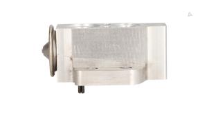 Begagnade Luftkonditioneringsregulator Volkswagen Golf Plus (5M1/1KP) 1.4 TSI 122 16V Pris € 25,00 Marginaltabell erbjuds av Automaterialen Ronald Morien B.V.