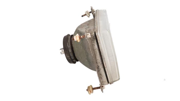 Gebrauchte Scheinwerfer links Volkswagen Scirocco (53B) 1.8 Preis € 75,00 Margenregelung angeboten von Automaterialen Ronald Morien B.V.