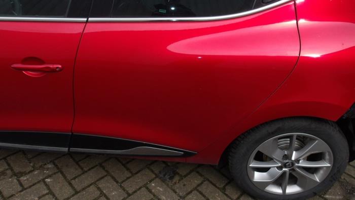 Rear door 4-door, left from a Renault Clio IV (5R) 0.9 Energy TCE 90 12V 2017