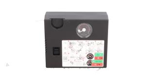 Usagé Compresseur air Peugeot 108 1.0 12V Prix € 25,00 Règlement à la marge proposé par Automaterialen Ronald Morien B.V.