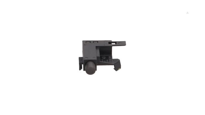 Gebrauchte Handbremse Schalter Seat Ibiza IV (6J5) 1.2 TSI Preis € 5,00 Margenregelung angeboten von Automaterialen Ronald Morien B.V.