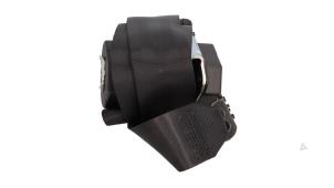 Usados Cinturón de seguridad derecha detrás Volkswagen Golf VII (AUA) 1.0 TSI 12V BlueMotion Precio € 19,00 IVA incluido ofrecido por Automaterialen Ronald Morien B.V.