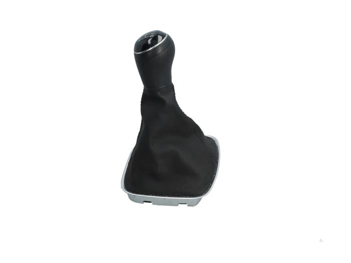 Gear stick cover from a Volkswagen Polo V (6R) 1.0 12V BlueMotion Technology 2016