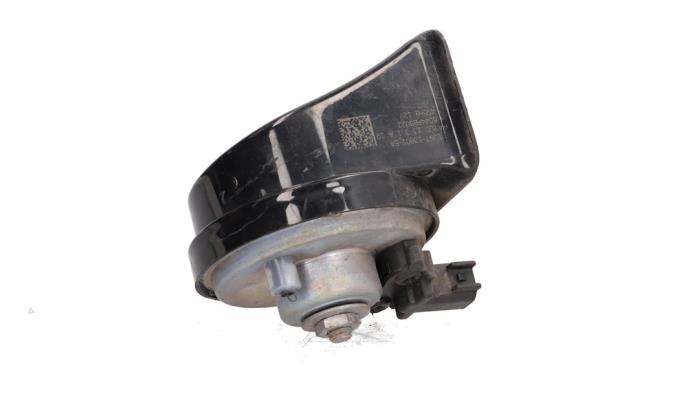 Usados Bocina Ford Usa Mustang Mach-E 98kWh AWD Precio € 15,00 IVA incluido ofrecido por Automaterialen Ronald Morien B.V.