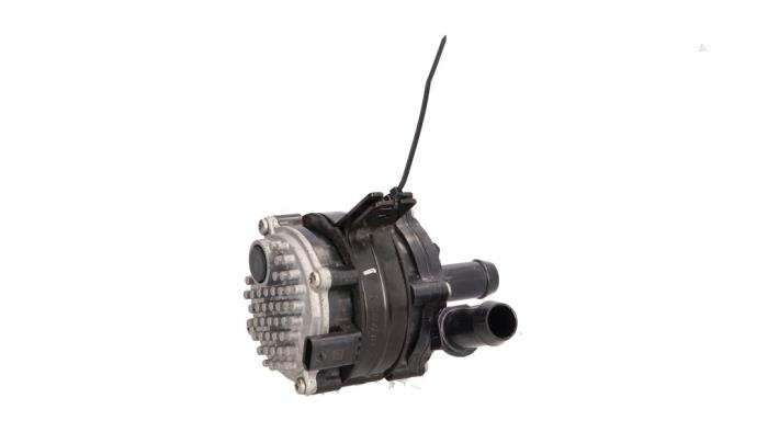 Begagnade Extra vattenpump Ford Usa Mustang Mach-E 98kWh AWD Pris € 95,00 Inklusive moms erbjuds av Automaterialen Ronald Morien B.V.