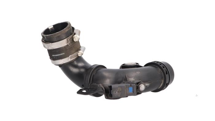 Gebrauchte Intercooler Rohr Peugeot 308 SW (L4/L9/LC/LJ/LR) 1.2 12V e-THP PureTech 110 Preis € 19,00 Mit Mehrwertsteuer angeboten von Automaterialen Ronald Morien B.V.