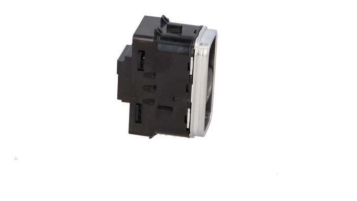 Usados Interruptor de ventanilla eléctrica Mercedes B (W247) 2.0 B-200d Precio € 15,00 Norma de margen ofrecido por Automaterialen Ronald Morien B.V.
