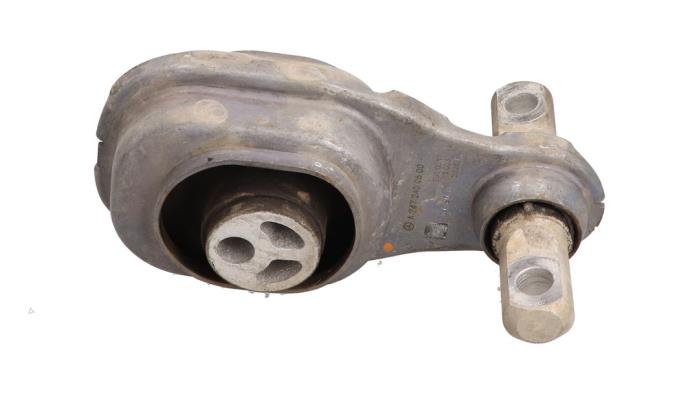 Usagé Support moteur Mercedes B (W247) 2.0 B-200d Prix € 35,00 Règlement à la marge proposé par Automaterialen Ronald Morien B.V.