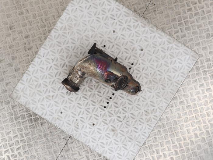 Catalytic converter from a Mercedes-Benz A Limousine (177.1) 1.3 A-180 Turbo 2021