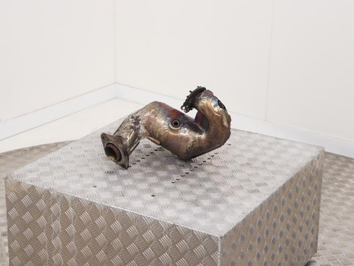 Catalytic converter from a Mercedes-Benz A Limousine (177.1) 1.3 A-180 Turbo 2021