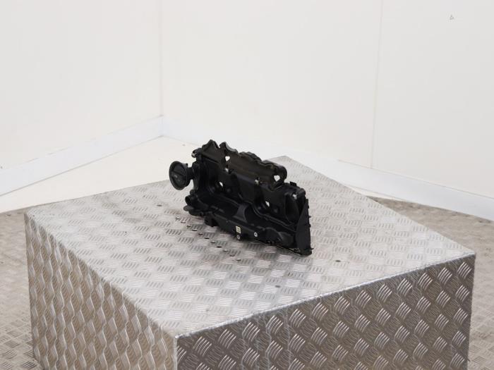 Ventildeckel van een Volkswagen Golf VIII Variant (GC5) 2.0 TDI BlueMotion 16V 2023