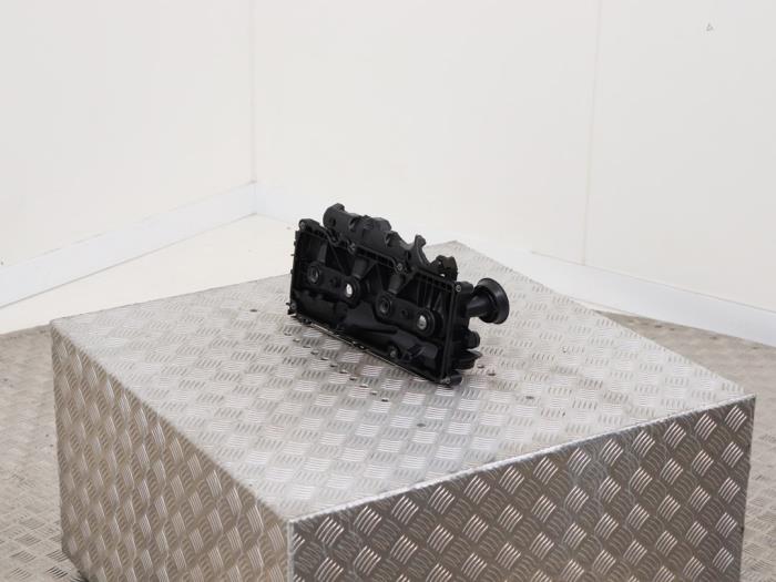 Ventildeckel van een Volkswagen Golf VIII Variant (GC5) 2.0 TDI BlueMotion 16V 2023