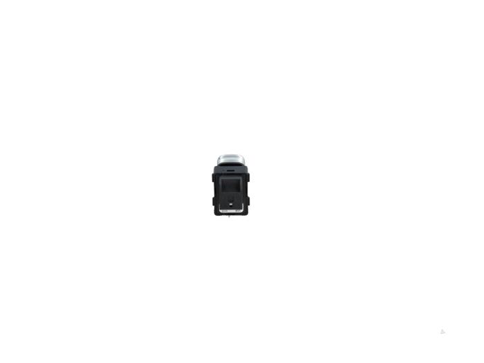 Usados Interruptor de ventanilla eléctrica Audi Q2 (GAB/GAG) 1.5 35 TFSI 16V Precio € 9,99 Norma de margen ofrecido por Automaterialen Ronald Morien B.V.