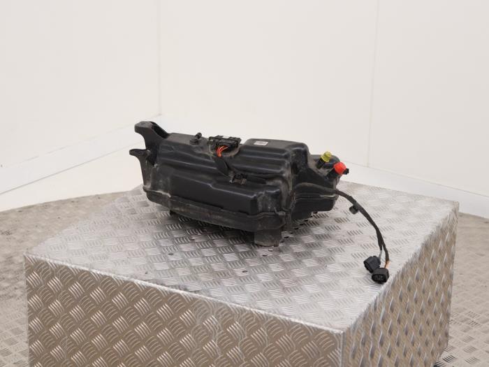 Gebrauchte Adblue Tank Audi A3 Limousine (8YS) 2.0 35 TDI 16V Preis € 165,00 Mit Mehrwertsteuer angeboten von Automaterialen Ronald Morien B.V.