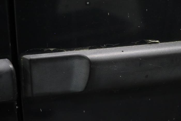 Portière 4portes arrière gauche d'un Peugeot 107 1.0 12V 2010