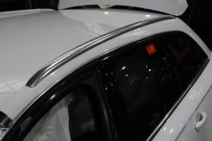 Używane Zestaw relingów dachowych Audi A6 Avant (C7) 3.0 TDI V6 24V Quattro Cena € 55,00 Procedura marży oferowane przez Automaterialen Ronald Morien B.V.