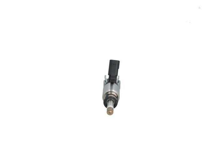 Injektor (Benzineinspritzung) van een Volkswagen Multivan T5 (7E/7HC/7HF/7HM) 2.0 TSI 16V 2014