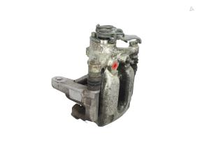 Begagnade Bakre bromsok, höger Opel Astra K Sports Tourer 1.2 Turbo 12V Pris € 49,00 Marginaltabell erbjuds av Automaterialen Ronald Morien B.V.