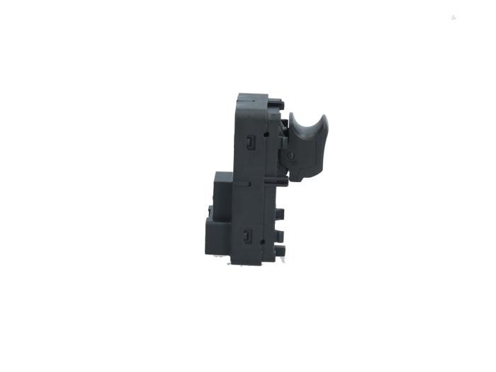Usados Interruptor de ventanilla eléctrica MG ZS EV Precio € 19,00 IVA incluido ofrecido por Automaterialen Ronald Morien B.V.