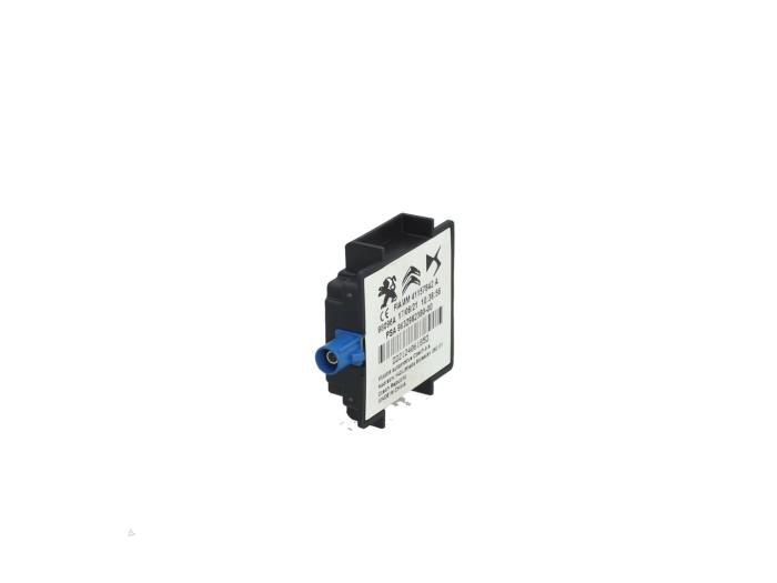 Używane Antena GPS Peugeot 2008 (UD/UK/UR/US/UX) 1.2 VTi 12V PureTech 130 Cena € 19,00 Z VAT oferowane przez Automaterialen Ronald Morien B.V.