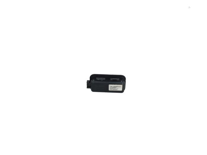 Używane Lampa LED Peugeot 2008 (UD/UK/UR/US/UX) 1.2 VTi 12V PureTech 130 Cena € 19,00 Z VAT oferowane przez Automaterialen Ronald Morien B.V.