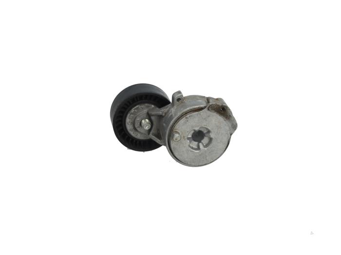 Usados Rodillo tensor correa múltiple Peugeot 2008 (UD/UK/UR/US/UX) 1.2 VTi 12V PureTech 130 Precio € 34,99 IVA incluido ofrecido por Automaterialen Ronald Morien B.V.
