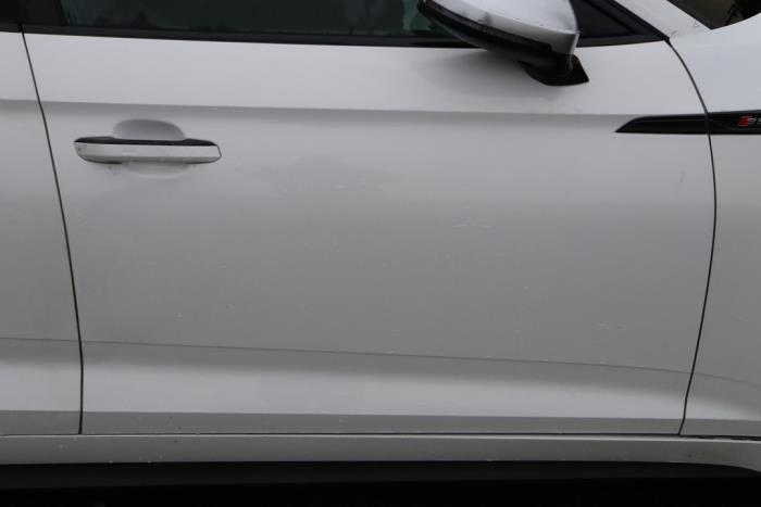 Front door 4-door, right from a Audi S5 Sportback (F5A/F5F) 3.0 TFSI V6 24V 2017