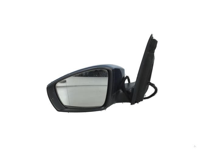 Wing mirror, left from a Volkswagen Polo V (6R) 1.2 TSI 16V BlueMotion Technology 2017