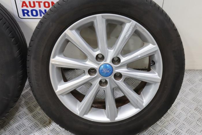 Zestaw obreczy i opon z Ford Focus 3 Wagon 1.6 TDCi 2015