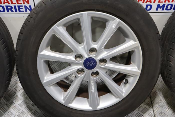 Zestaw obreczy i opon z Ford Focus 3 Wagon 1.6 TDCi 2015