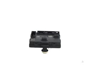 Usagé Module verrouillage central des portes Audi S5 Sportback (F5A/F5F) 3.0 TFSI V6 24V Prix € 65,00 Règlement à la marge proposé par Automaterialen Ronald Morien B.V.