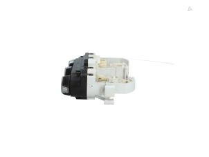Usados Panel de control de calefacción Nissan Micra (K14) 1.0 IG-T 92 Precio € 49,00 Norma de margen ofrecido por Automaterialen Ronald Morien B.V.