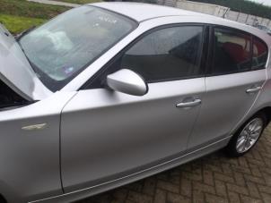 Gebrauchte Tür 4-türig links vorne BMW 1 serie (E87/87N) 118i 16V Preis € 100,00 Margenregelung angeboten von Automaterialen Ronald Morien B.V.