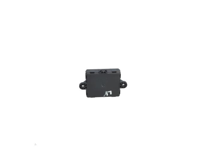 Central door locking module from a Ford Focus 3 Wagon 1.6 TDCi 2015
