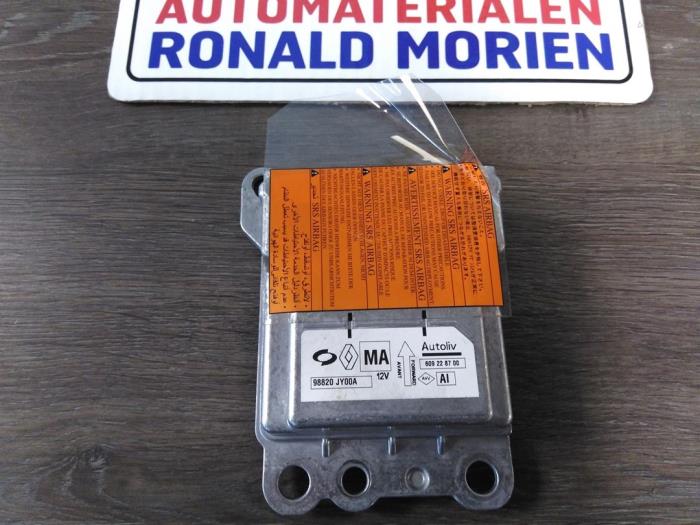 Begagnade Airbagmodul Renault Koleos I 2.0 dCi 16V Pris € 49,00 Marginaltabell erbjuds av Automaterialen Ronald Morien B.V.