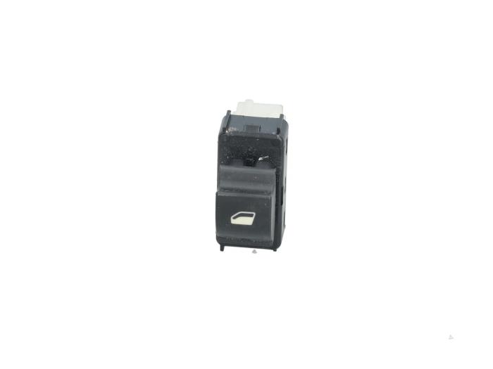 Electric window switch from a Peugeot 2008 (UD/UK/UR/US/UX) 1.2 VTi 12V PureTech 130 2021