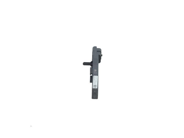 Używane Antena Peugeot 2008 (UD/UK/UR/US/UX) 1.2 VTi 12V PureTech 130 Cena € 10,00 Procedura marży oferowane przez Automaterialen Ronald Morien B.V.
