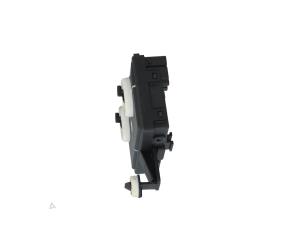 Usados Módulo de cierre centralizado Audi A4 (B9) 2.0 TDI Ultra 16V Precio € 65,00 IVA incluido ofrecido por Automaterialen Ronald Morien B.V.