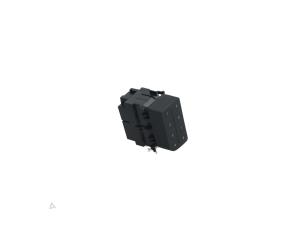 Usados Panel de control de navegación Audi A4 (B9) 2.0 TDI Ultra 16V Precio € 25,00 IVA incluido ofrecido por Automaterialen Ronald Morien B.V.