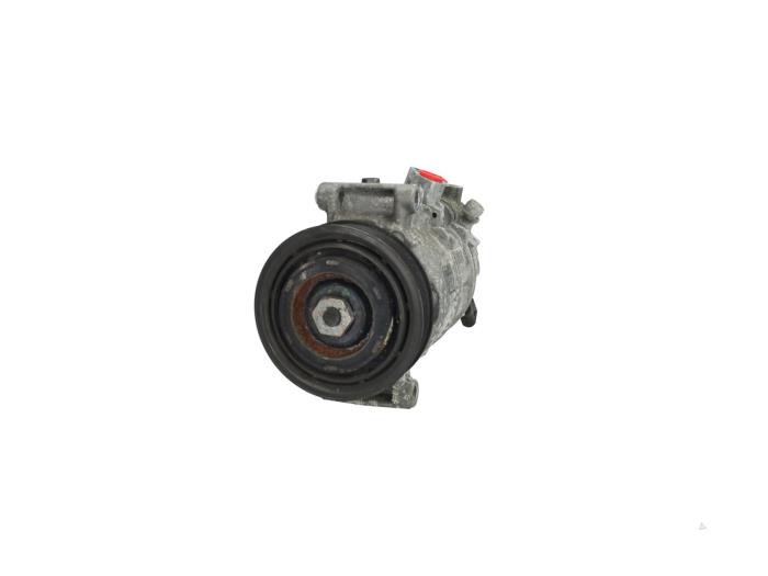 Usagé Pompe clim Audi A4 (B9) 2.0 TDI Ultra 16V Prix € 124,99 Prix TTC proposé par Automaterialen Ronald Morien B.V.