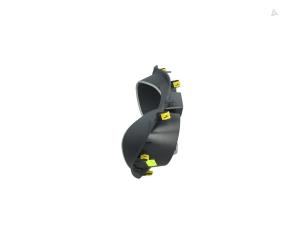 Usagé Compteur kilométrique bande décorative Renault Captur (2R) 1.3 TCE 150 16V Prix € 25,00 Règlement à la marge proposé par Automaterialen Ronald Morien B.V.