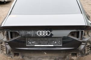Usados Portón trasero Audi A4 (B8) 1.8 TFSI 16V Precio € 195,00 Norma de margen ofrecido por Automaterialen Ronald Morien B.V.